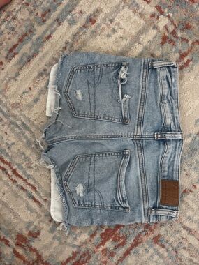 American Eagle Outfitters Light Wash Distressed Denim Jean Shorts